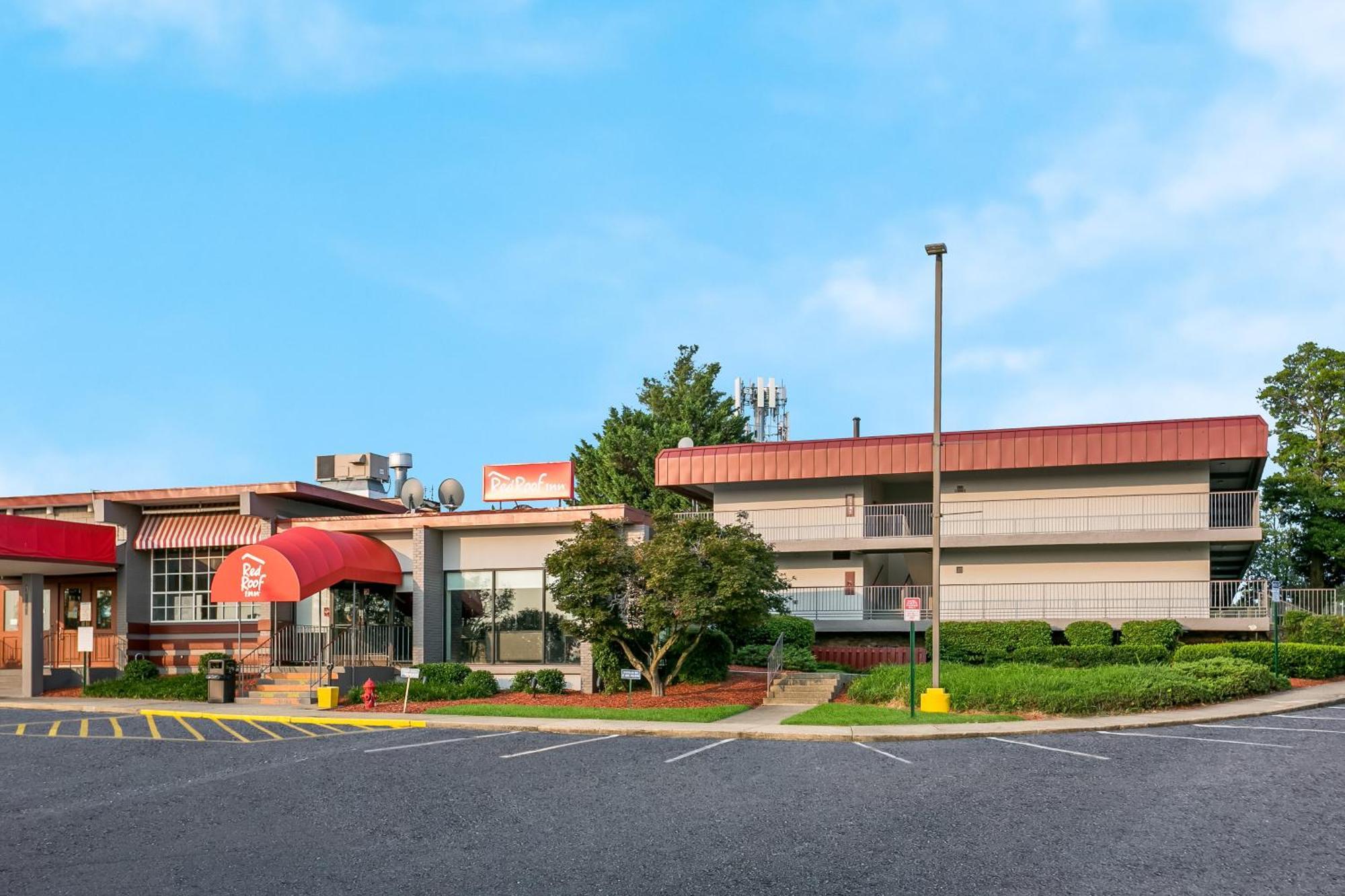 Red Roof Inn Baltimore Windsor Mill Exterior foto
